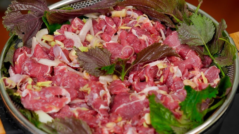 Bò hấp lá tía tô